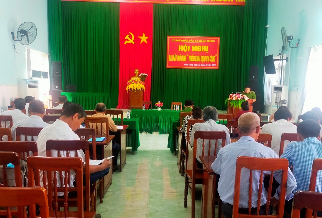 xã Hành Trung tổ chức lễ ra mắt mô hình “ Triển khai dịch vụ công” theo Đề án 06/CP của Chính phủ